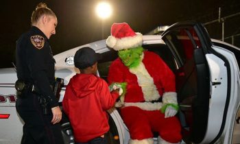 5-Year-Old Calls 911 On The Grinch And Saves Christmas