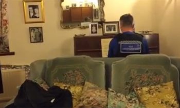 Police Officer Visits 93-Year-Old Who Was Burglarized, Plays His Favorite Piano Piece For Him