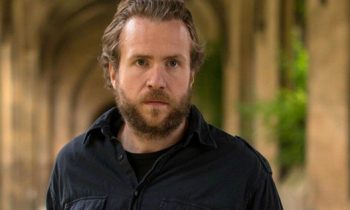 Men in Black Spin-Off Gets Jurassic World 2 Star Rafe Spall