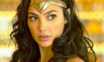 Gal Gadot Suits Up as Wonder Woman to Surprise a Children's Hospital