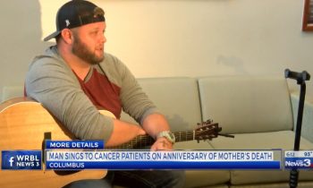 Man Sings To Cancer Patients On The Anniversary Of His Motherand#039;s Death